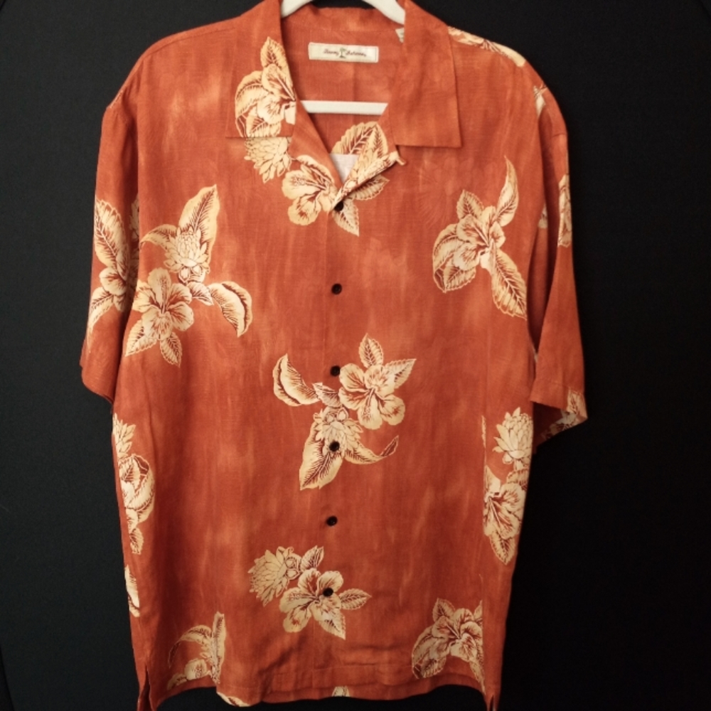 Tommy Bahama Silk Hawaiian Hibiscus Flower Button Down Collar Shirt